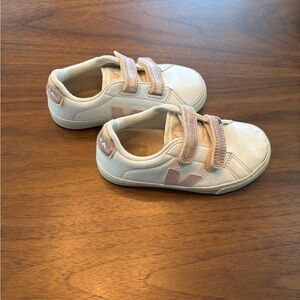 Veja Small Esplar Sneakers